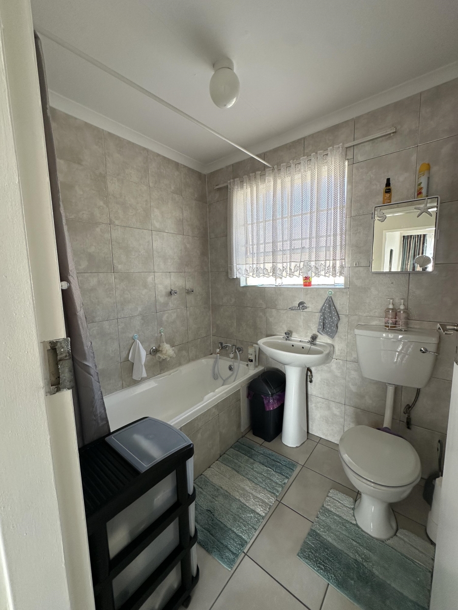 2 Bedroom Property for Sale in Verwoerdpark Gauteng