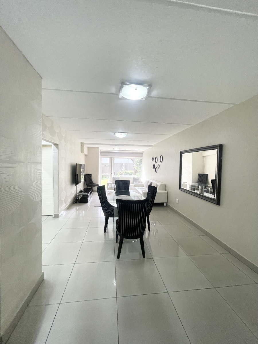 To Let 2 Bedroom Property for Rent in Sandown Gauteng