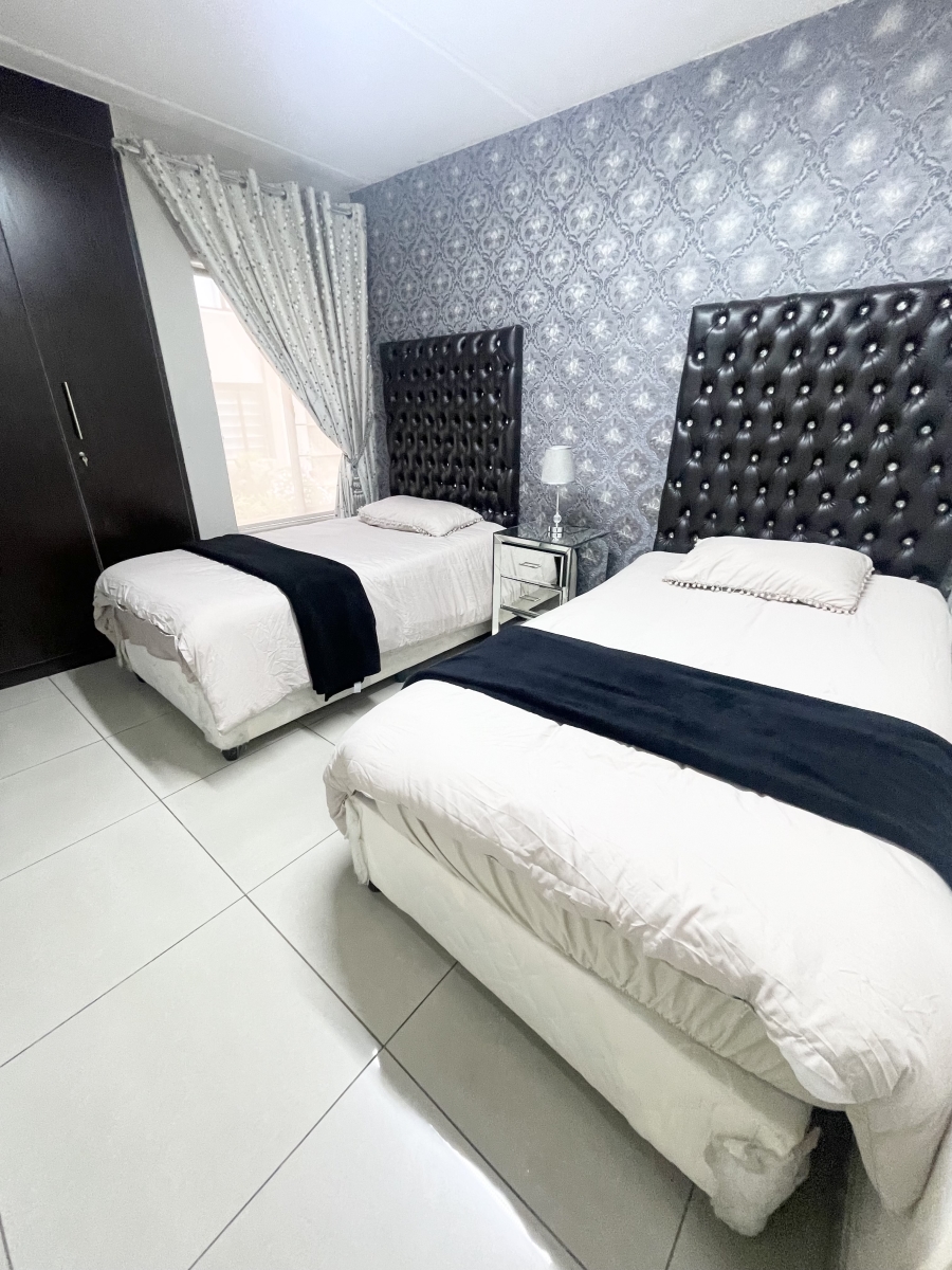 To Let 2 Bedroom Property for Rent in Sandown Gauteng