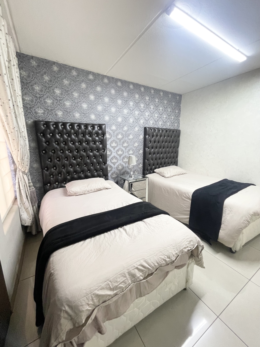 To Let 2 Bedroom Property for Rent in Sandown Gauteng