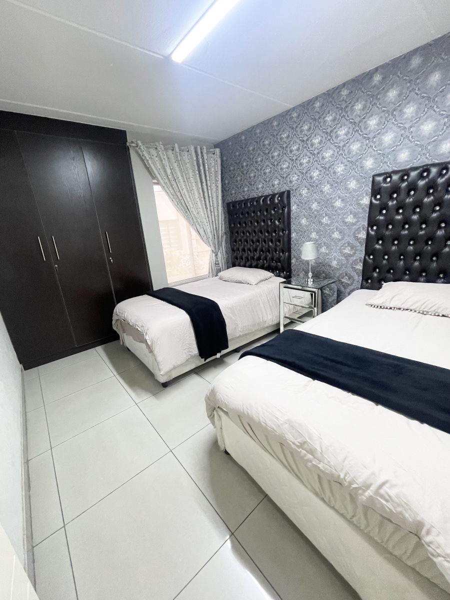To Let 2 Bedroom Property for Rent in Sandown Gauteng