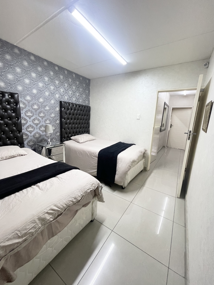 To Let 2 Bedroom Property for Rent in Sandown Gauteng