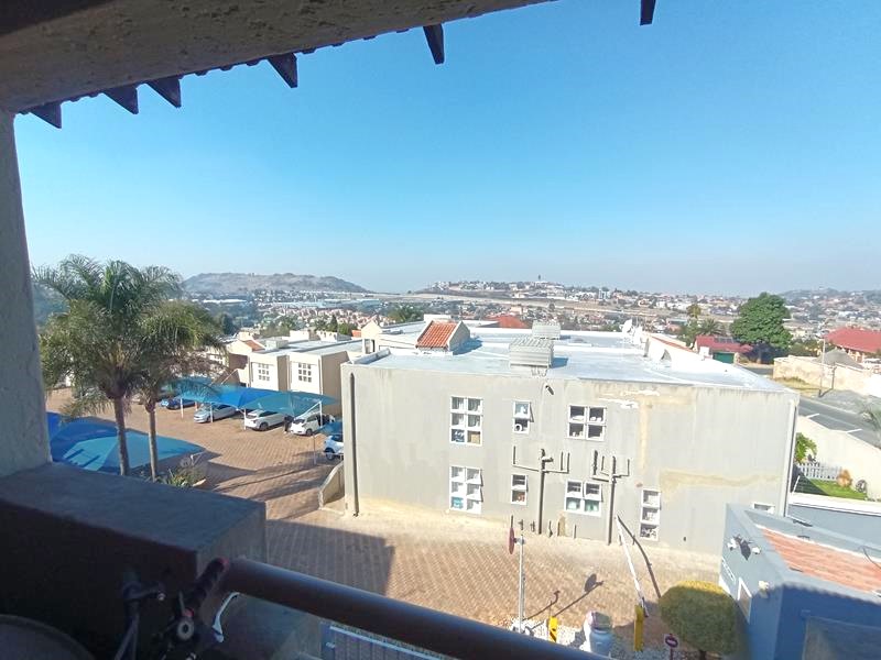 3 Bedroom Property for Sale in Oakdene Gauteng