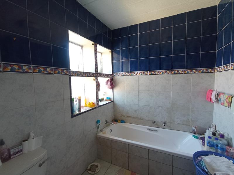 3 Bedroom Property for Sale in Oakdene Gauteng
