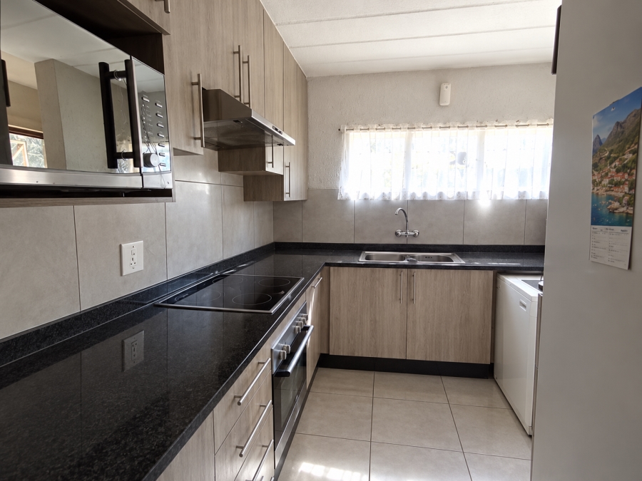 3 Bedroom Property for Sale in Oakdene Gauteng