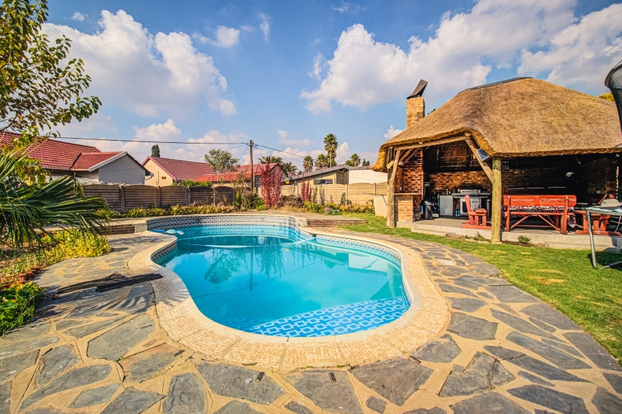 4 Bedroom Property for Sale in Parkrand Gauteng