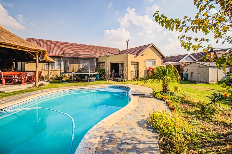 4 Bedroom Property for Sale in Parkrand Gauteng