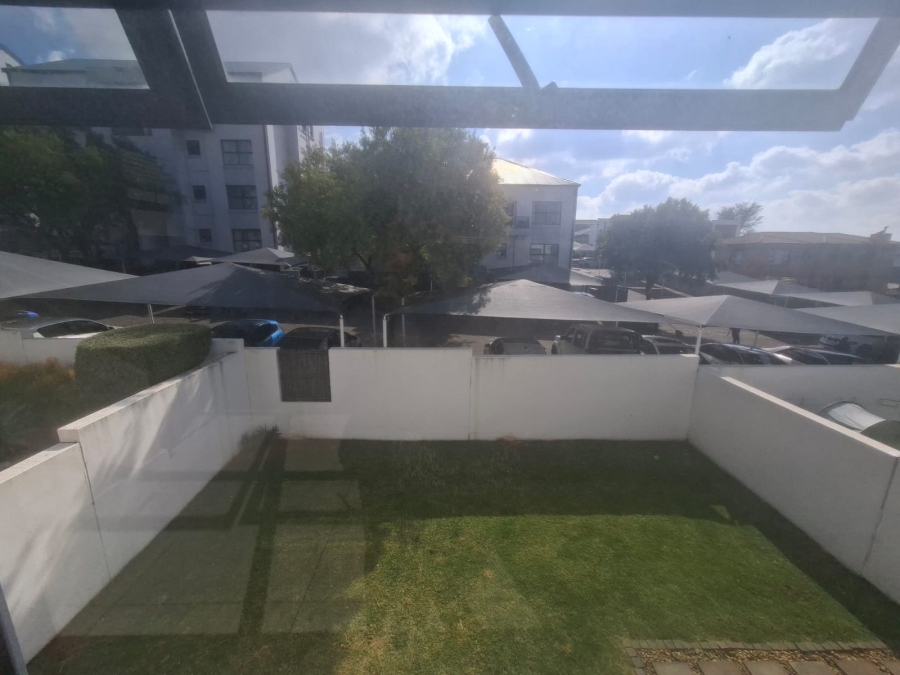 1 Bedroom Property for Sale in Greenstone Ridge Gauteng