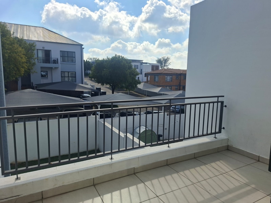 1 Bedroom Property for Sale in Greenstone Ridge Gauteng