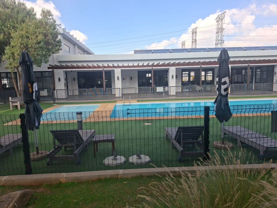 1 Bedroom Property for Sale in Greenstone Ridge Gauteng