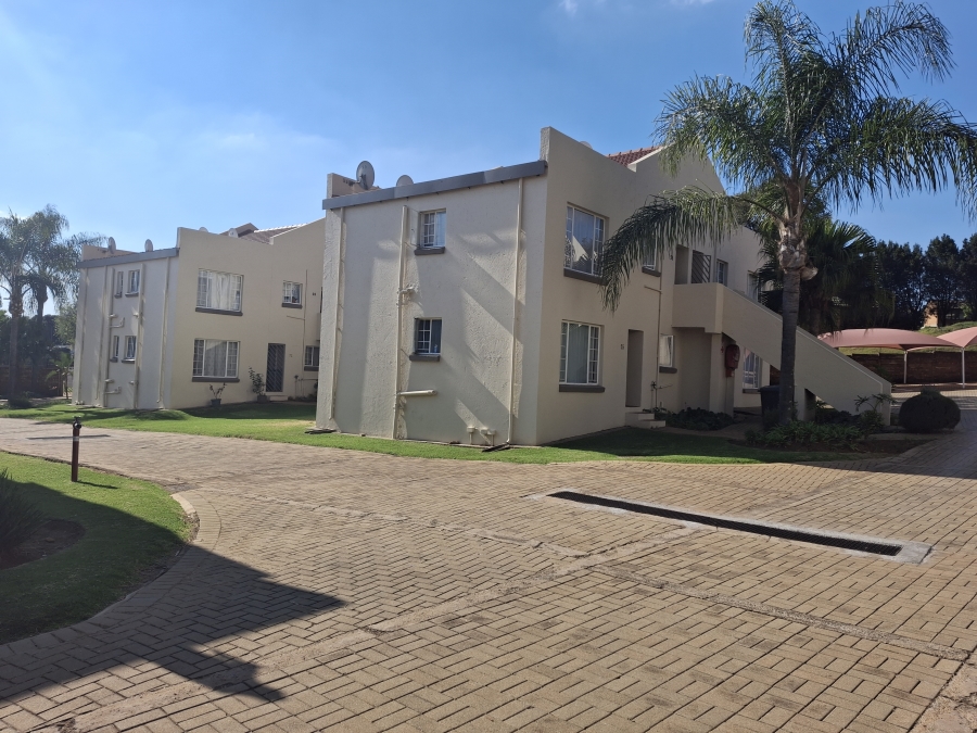 To Let 2 Bedroom Property for Rent in Garsfontein Gauteng