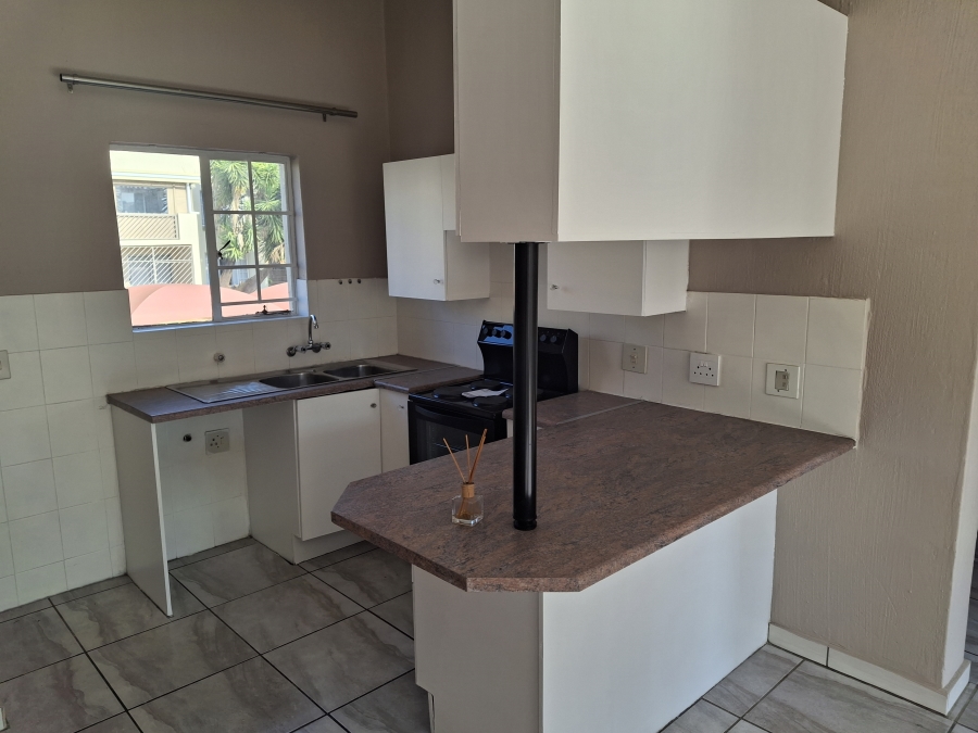 To Let 2 Bedroom Property for Rent in Garsfontein Gauteng