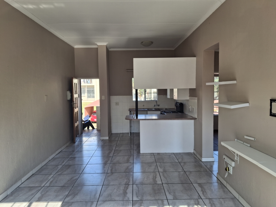 To Let 2 Bedroom Property for Rent in Garsfontein Gauteng
