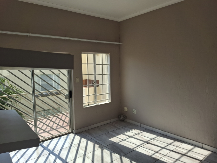 To Let 2 Bedroom Property for Rent in Garsfontein Gauteng