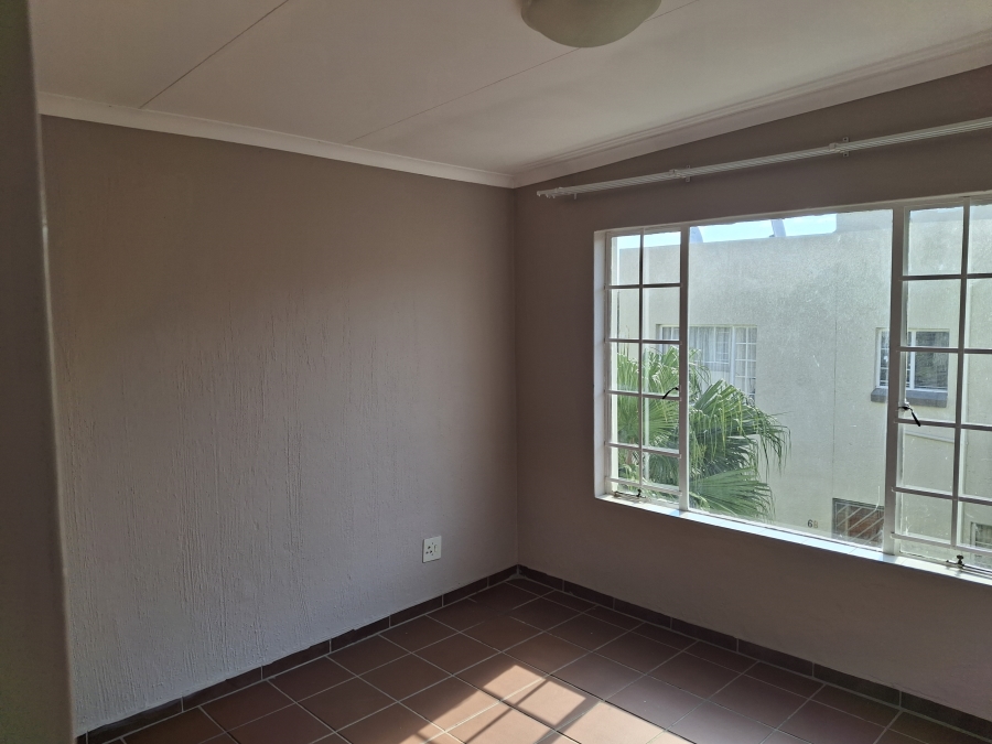 To Let 2 Bedroom Property for Rent in Garsfontein Gauteng