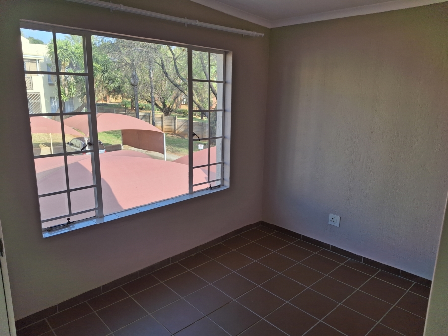 To Let 2 Bedroom Property for Rent in Garsfontein Gauteng