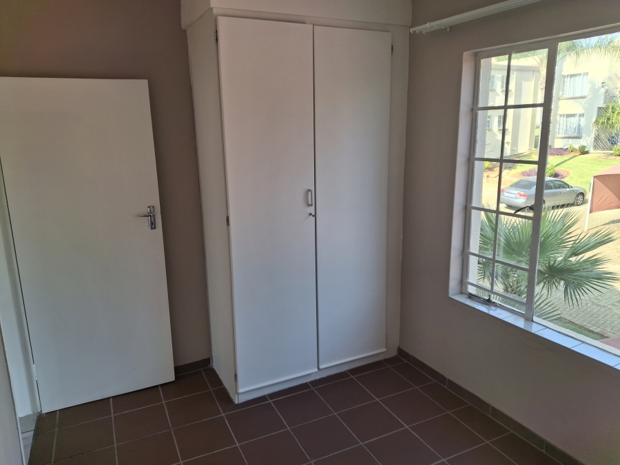 To Let 2 Bedroom Property for Rent in Garsfontein Gauteng