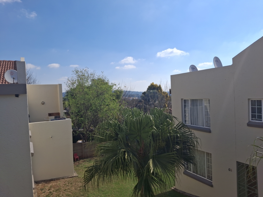 To Let 2 Bedroom Property for Rent in Garsfontein Gauteng