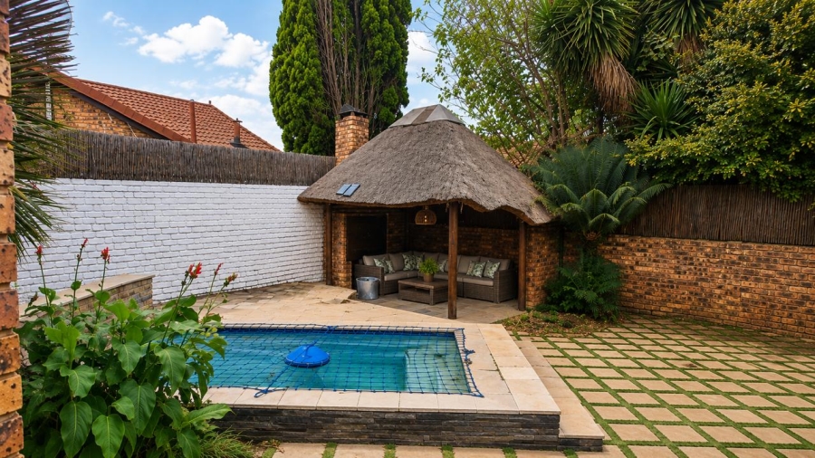 To Let 3 Bedroom Property for Rent in Garsfontein Gauteng