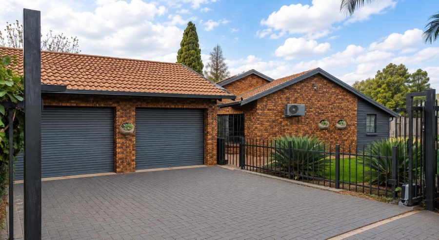 To Let 3 Bedroom Property for Rent in Garsfontein Gauteng