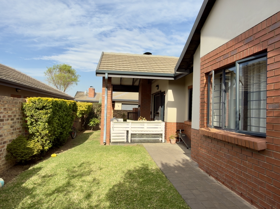 3 Bedroom Property for Sale in Equestria Gauteng