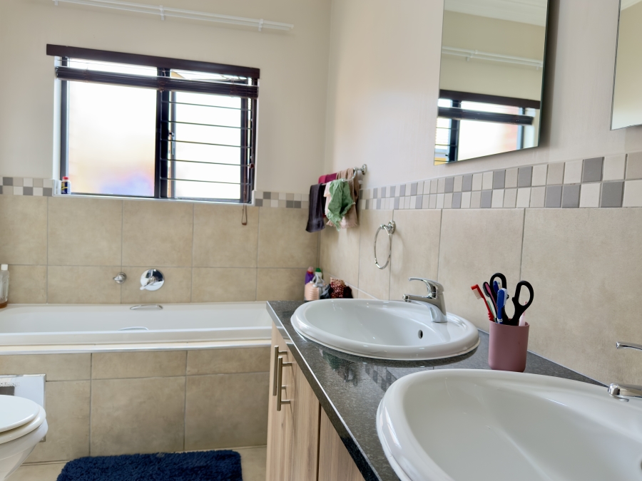 3 Bedroom Property for Sale in Equestria Gauteng