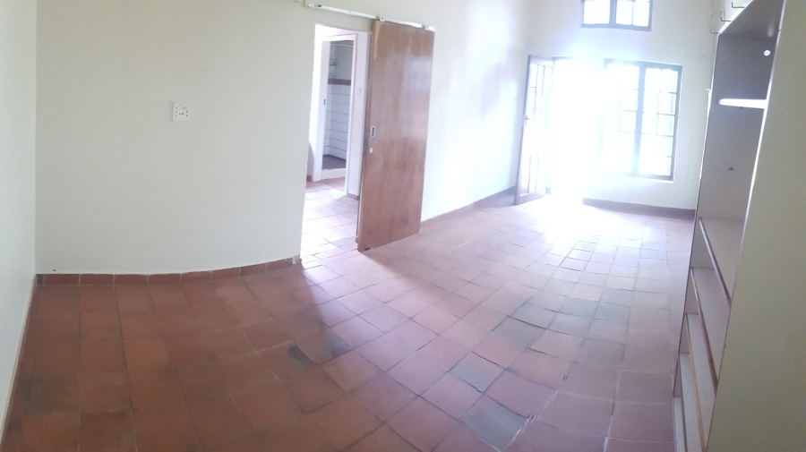 To Let 2 Bedroom Property for Rent in Waverley Gauteng