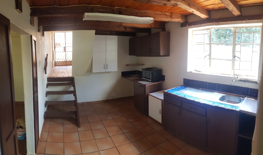 To Let 2 Bedroom Property for Rent in Waverley Gauteng