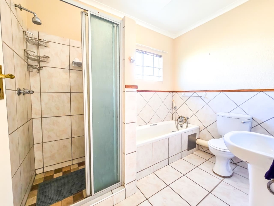 2 Bedroom Property for Sale in Ninapark Gauteng