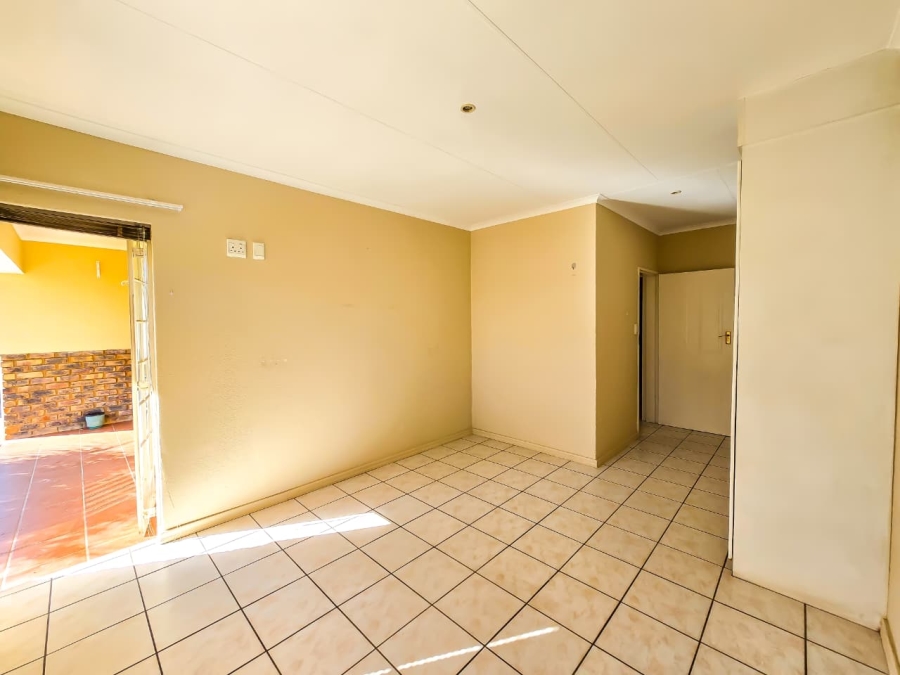 2 Bedroom Property for Sale in Ninapark Gauteng