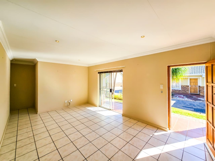 2 Bedroom Property for Sale in Ninapark Gauteng