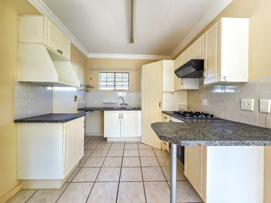 2 Bedroom Property for Sale in Ninapark Gauteng