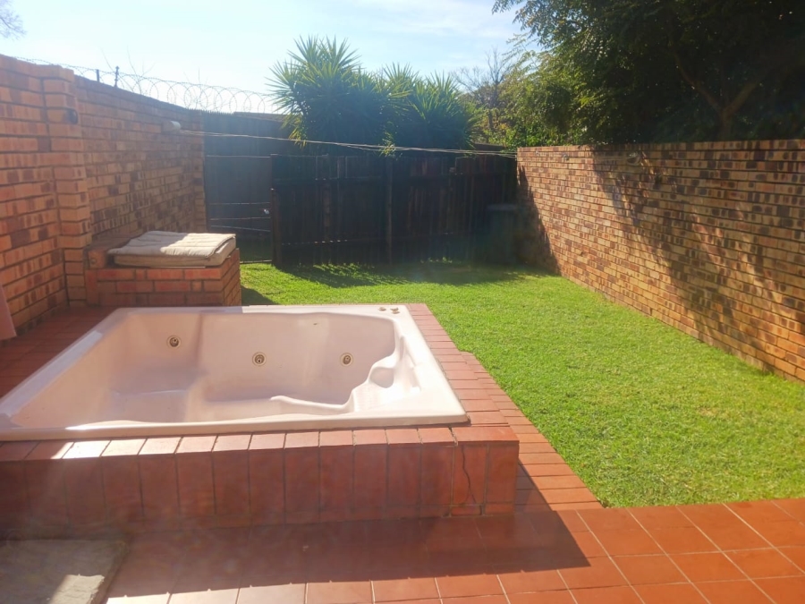 2 Bedroom Property for Sale in Blackheath Gauteng