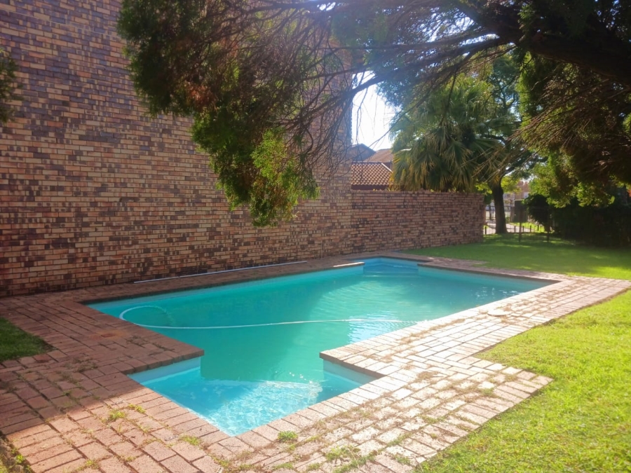 2 Bedroom Property for Sale in Blackheath Gauteng