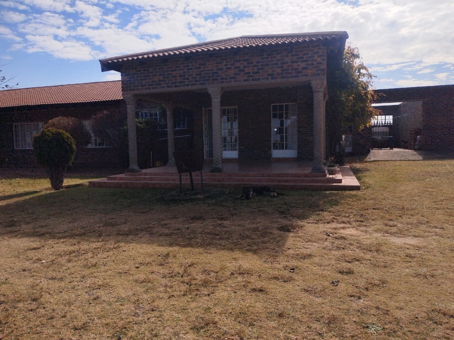 To Let 2 Bedroom Property for Rent in Hartbeesfontein AH Gauteng