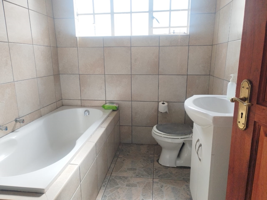 To Let 2 Bedroom Property for Rent in Hartbeesfontein AH Gauteng