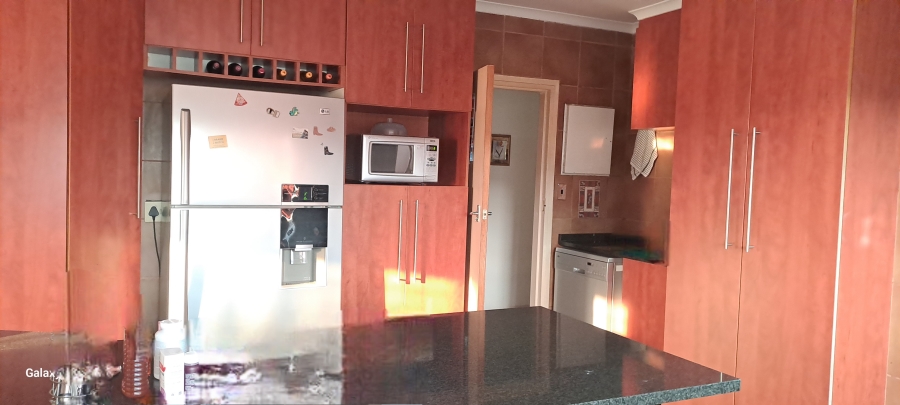 4 Bedroom Property for Sale in Lodeyko Gauteng