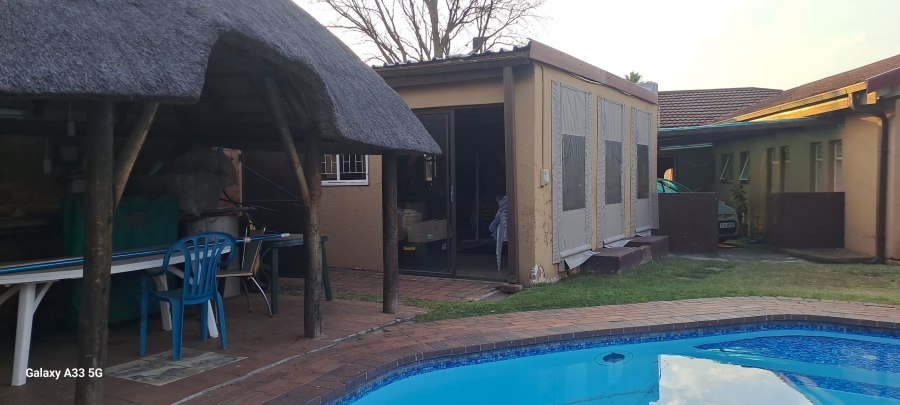 4 Bedroom Property for Sale in Lodeyko Gauteng