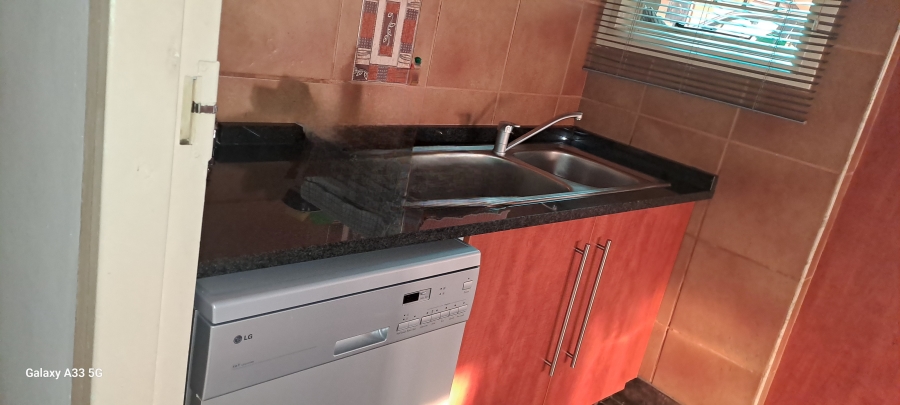 4 Bedroom Property for Sale in Lodeyko Gauteng