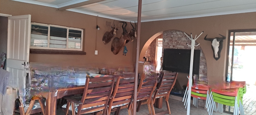 4 Bedroom Property for Sale in Lodeyko Gauteng