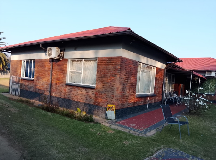 4 Bedroom Property for Sale in Petersfield Gauteng