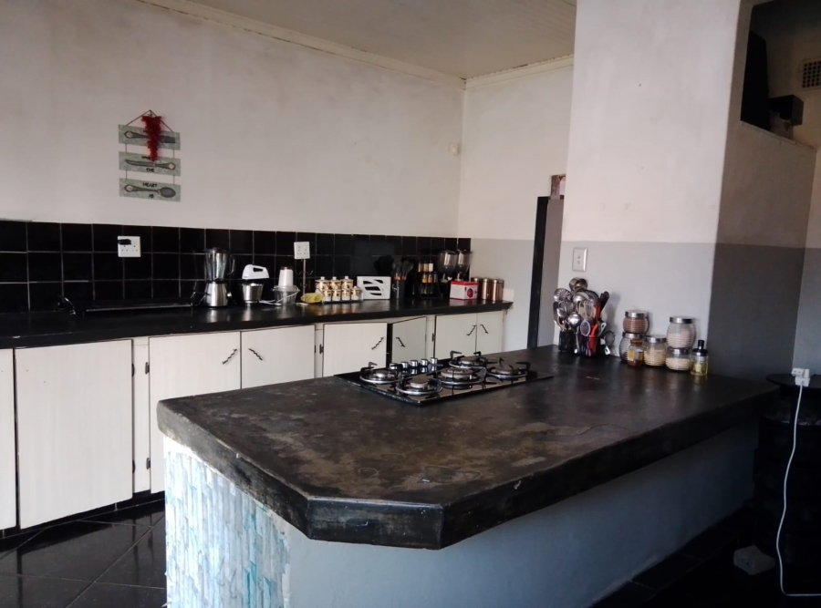 4 Bedroom Property for Sale in Petersfield Gauteng