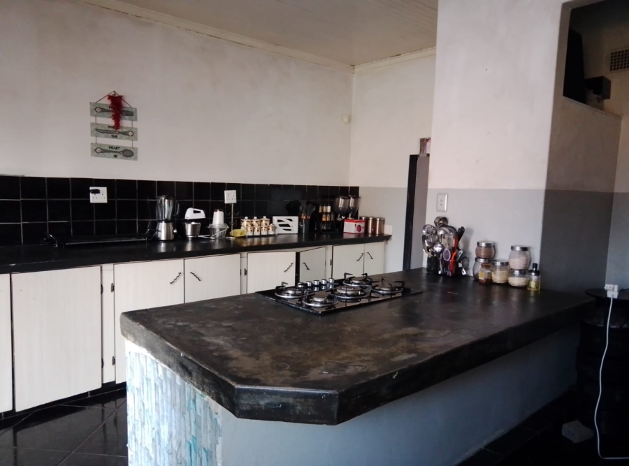 4 Bedroom Property for Sale in Petersfield Gauteng