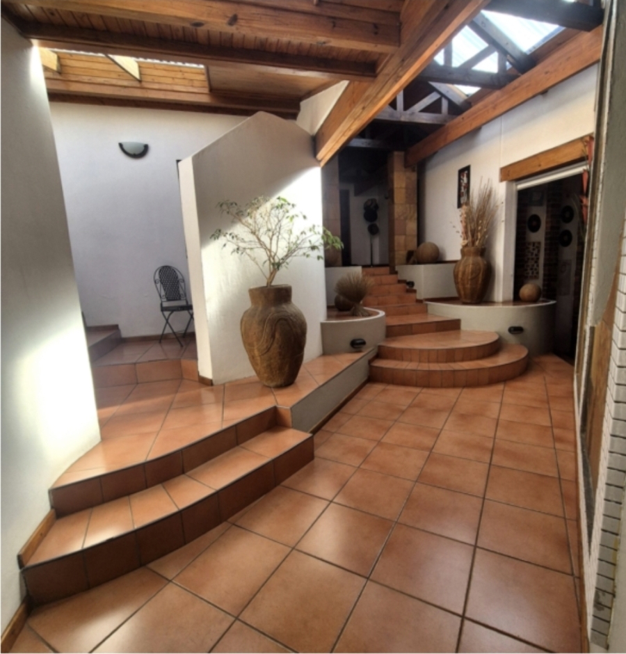 6 Bedroom Property for Sale in Kenmare Gauteng