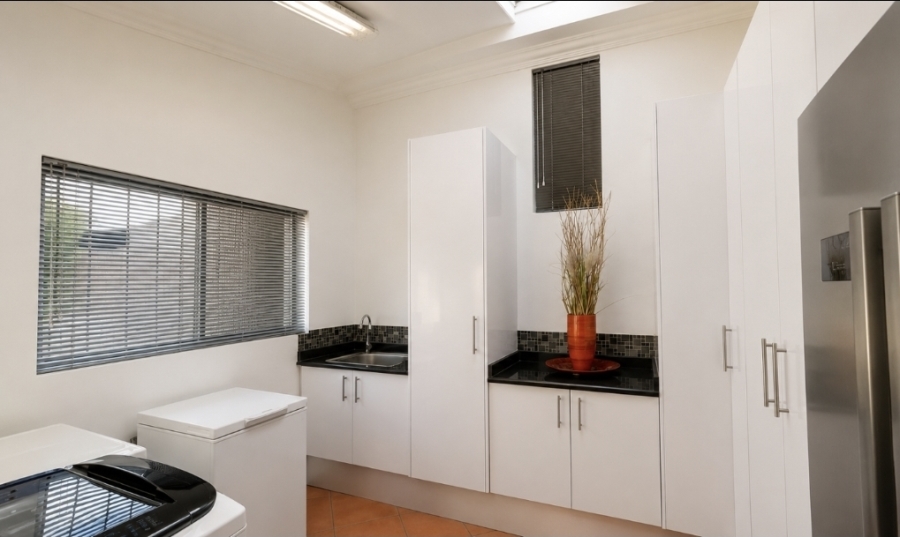 6 Bedroom Property for Sale in Kenmare Gauteng
