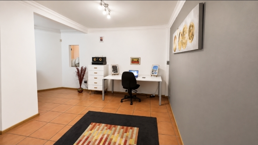 6 Bedroom Property for Sale in Kenmare Gauteng