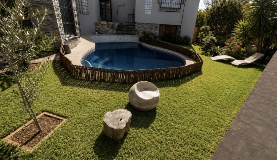 6 Bedroom Property for Sale in Kenmare Gauteng