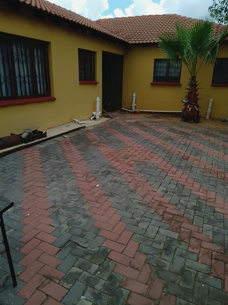 4 Bedroom Property for Sale in Karenpark Gauteng