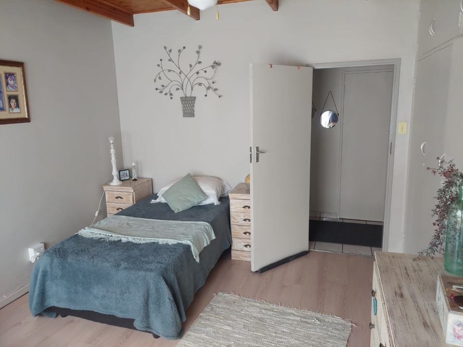 4 Bedroom Property for Sale in Dorandia Gauteng
