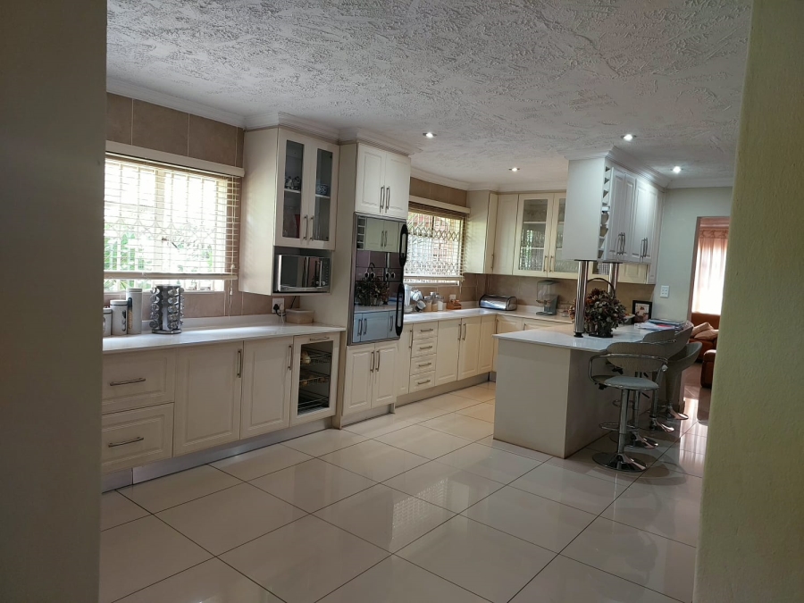 7 Bedroom Property for Sale in Amandasig Gauteng
